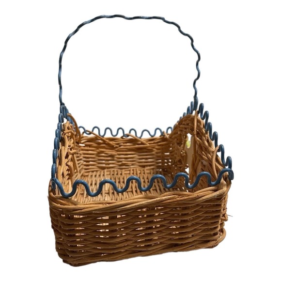 Rustic Farmhouse Market Beachy Basket Oval Tropical Fish Woven Wicker Handle - Picture 3 of 16